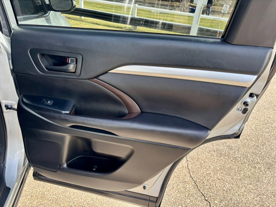 Used 2018 Toyota Highlander Plus image 22