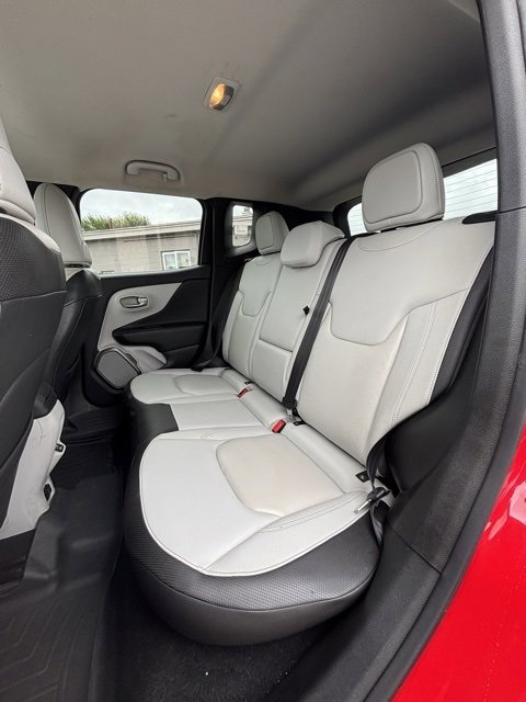 Used 2018 Jeep Renegade Limited image 12