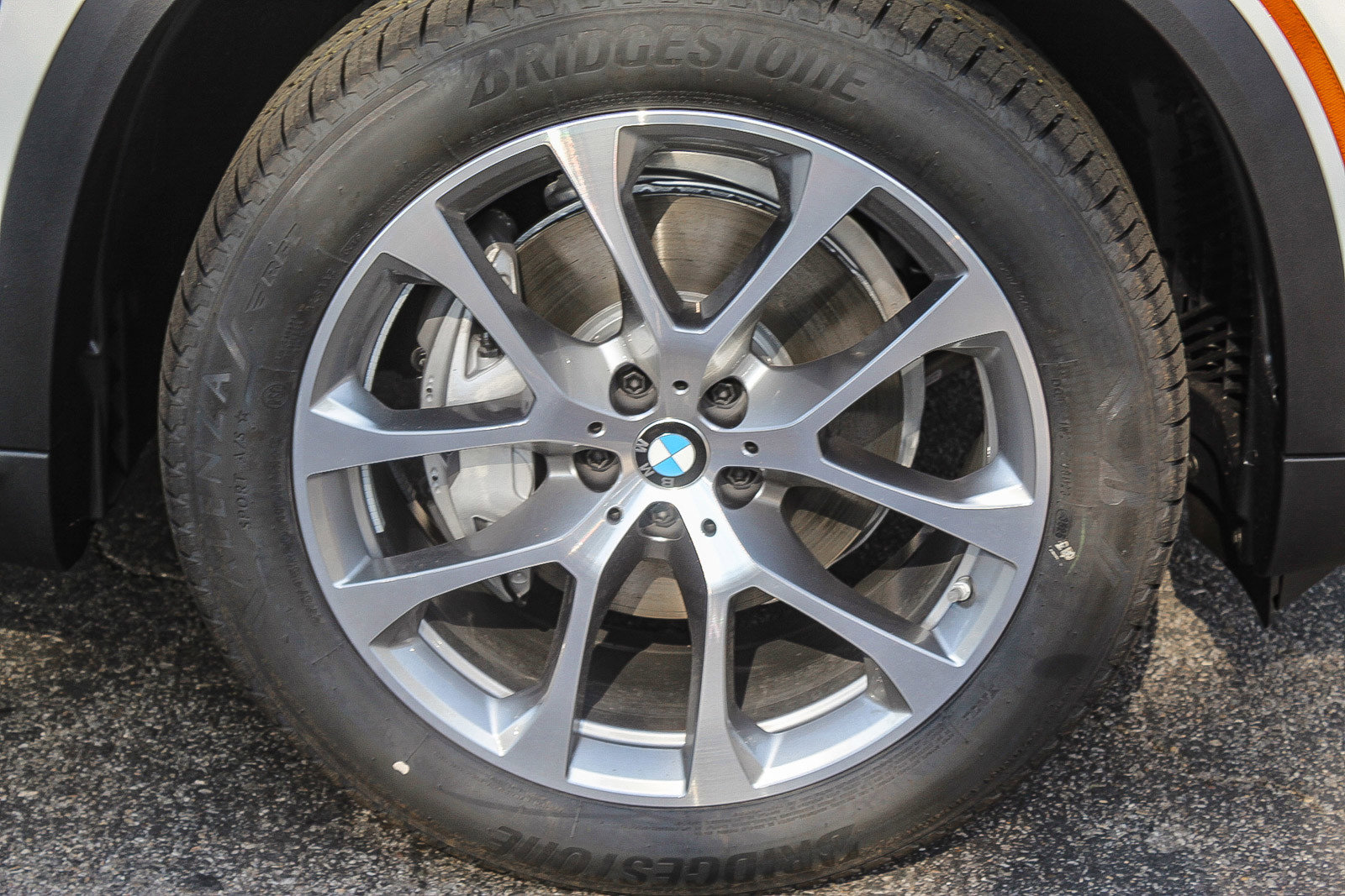 New 2026 BMW X5 xDrive40i w/ Climate Comfort Package image 10