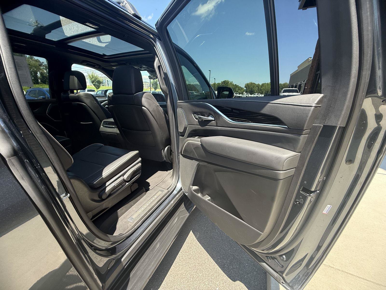 Used 2021 Cadillac Escalade ESV Sport w/ Driver Assist Tech Package AWD/4WD image 29