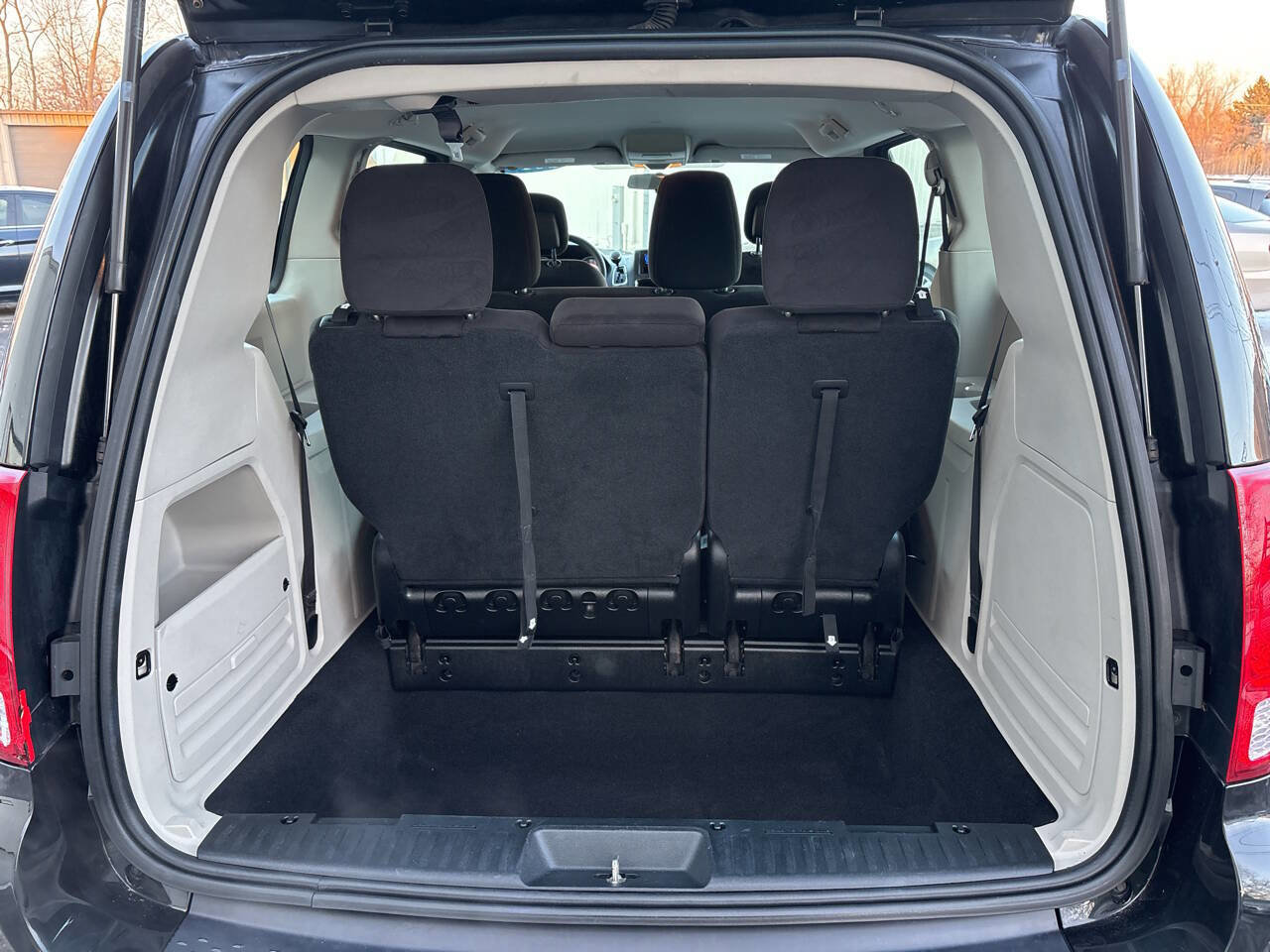 Used 2014 Dodge Grand Caravan American Value Package FWD image 20