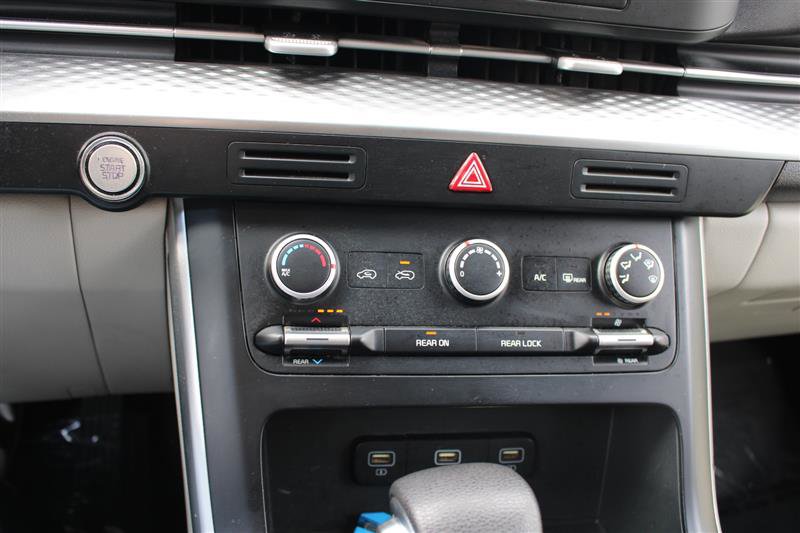 Used 2022 Kia Carnival LX image 18