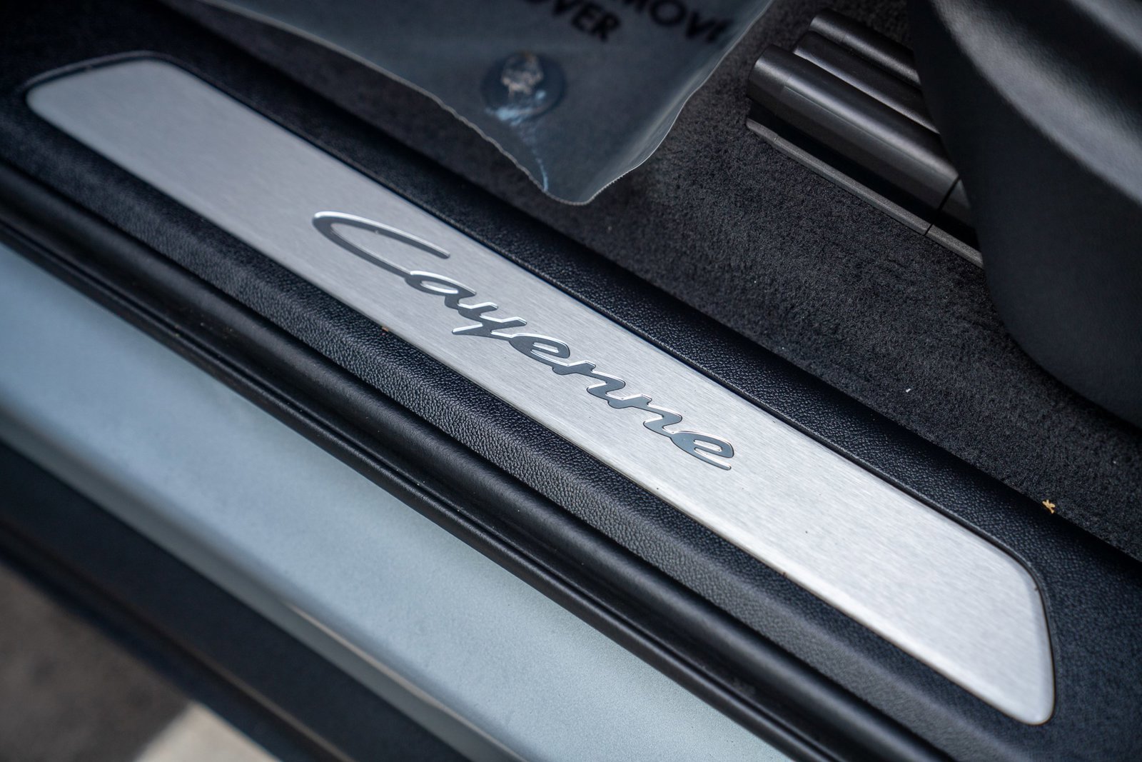 Used 2025 Porsche Cayenne image 12