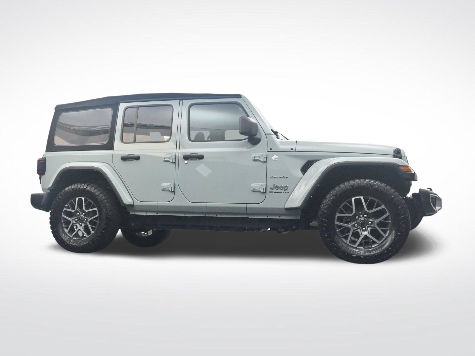 Used 2024 Jeep Wrangler Unlimited Sahara w/ Safety Group AWD/4WD image 32