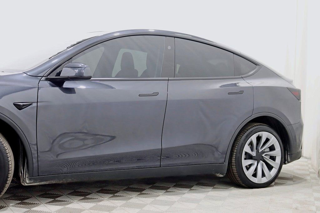 Used 2026 Tesla Model Y Long Range image 4