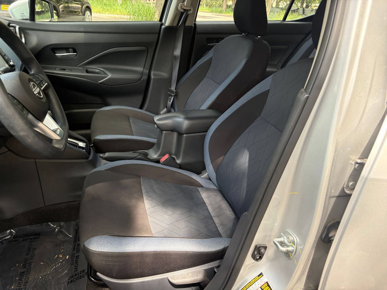 Used 2025 Nissan Versa SV FWD image 25