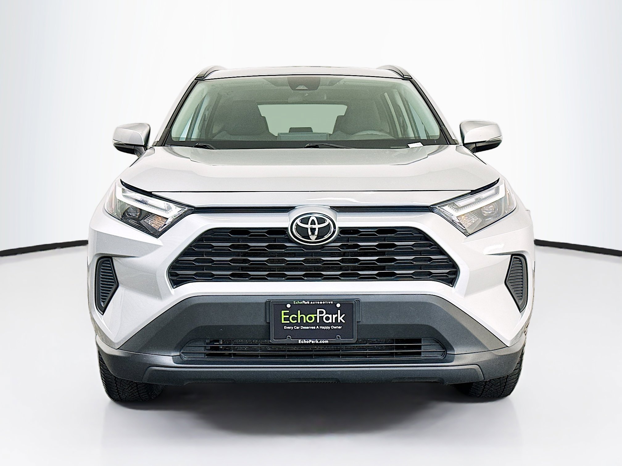 Used 2024 Toyota RAV4 XLE image 2