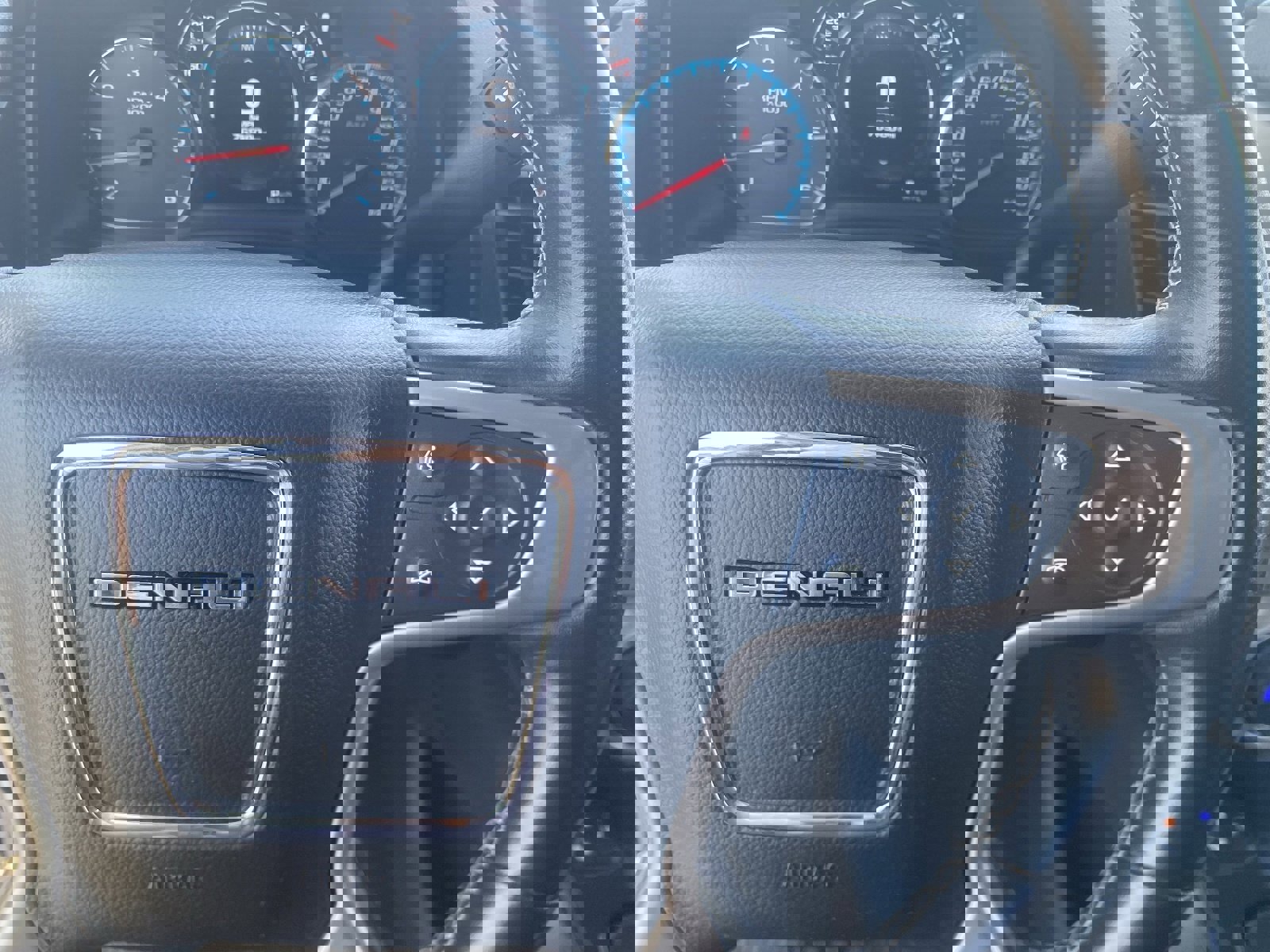 Used 2018 GMC Yukon Denali w/ Open Road Package image 26