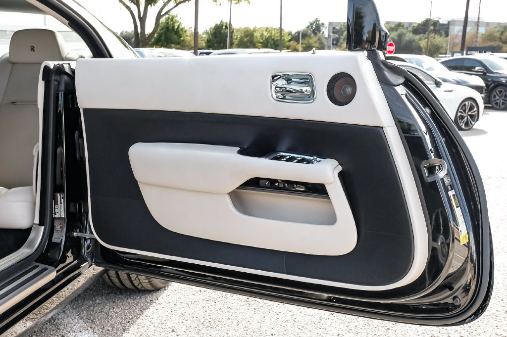 Used 2014 Rolls-Royce Wraith RWD image 32