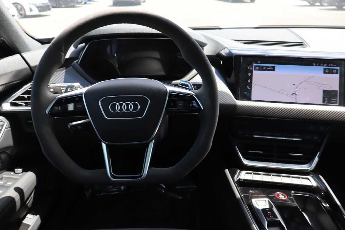 Used 2022 Audi e-tron GT Premium Plus AWD/4WD image 11