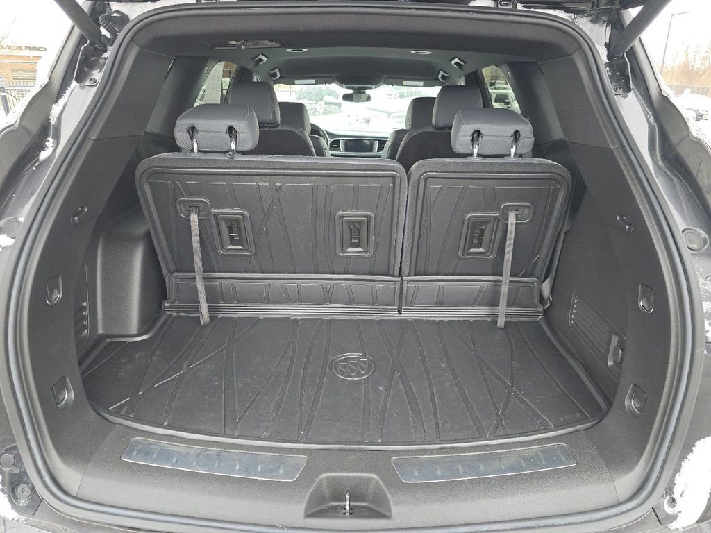 Used 2023 Buick Enclave Essence w/ LPO, Touring Package image 18