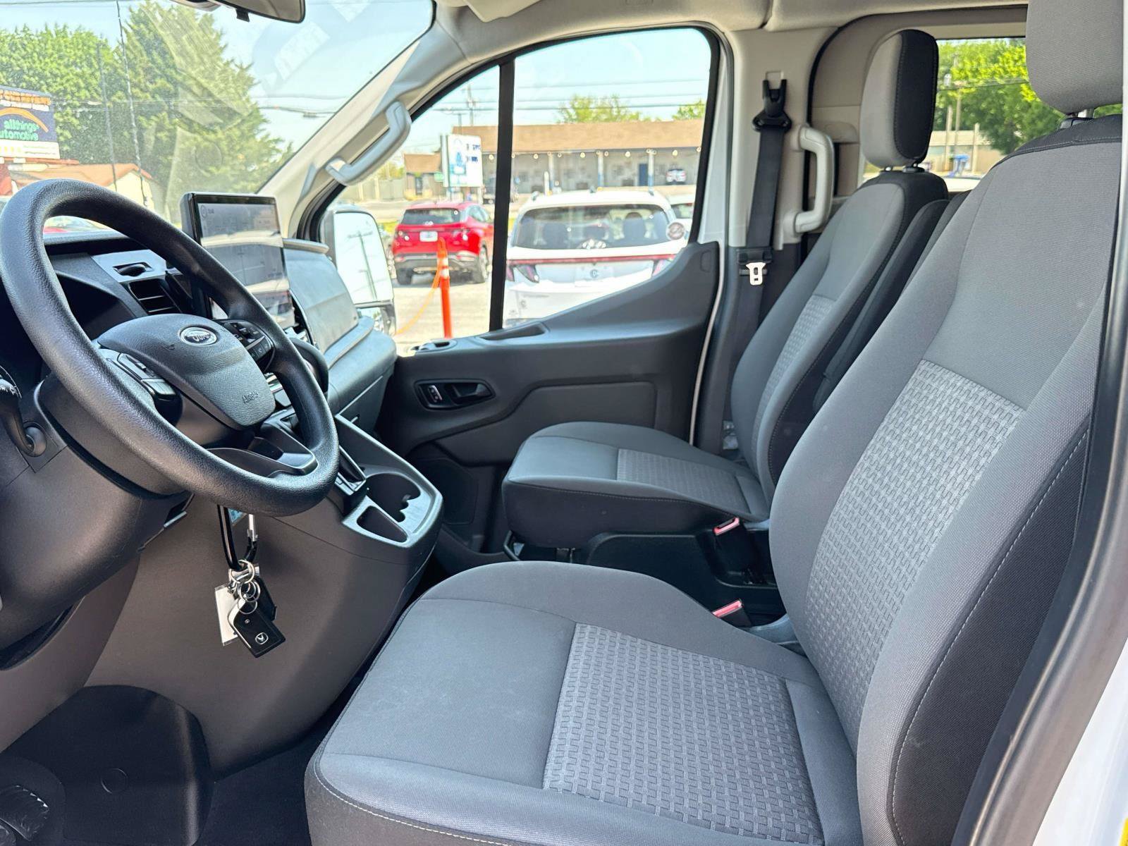 Used 2023 Ford Transit 350 XLT RWD image 24