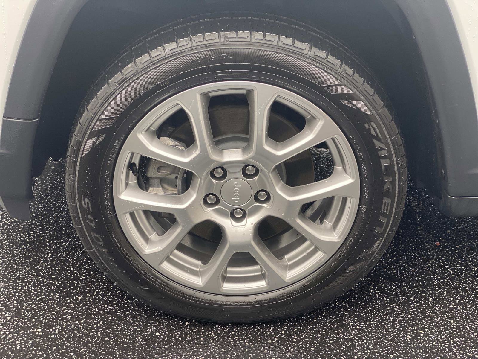 Certified 2023 Jeep Compass Latitude image 12