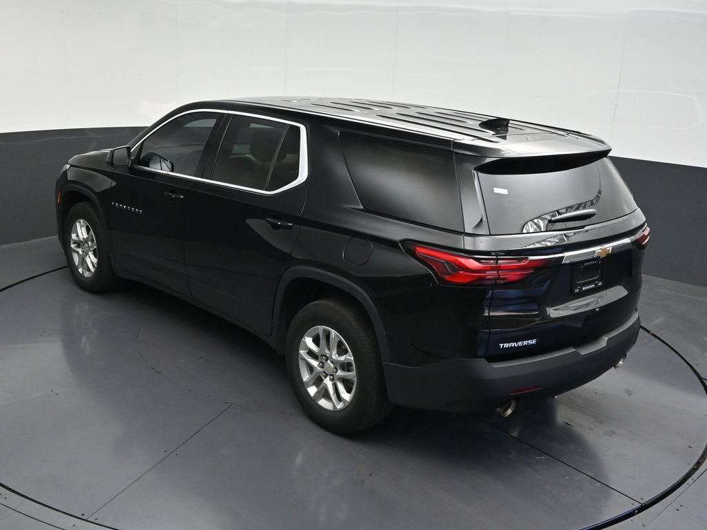 Used 2023 Chevrolet Traverse LS FWD image 18