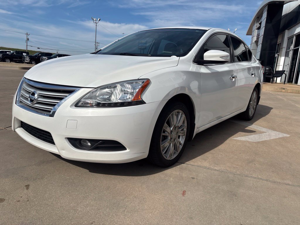 Used 2015 Nissan Sentra SL w/ SL Premium Package FWD image 3