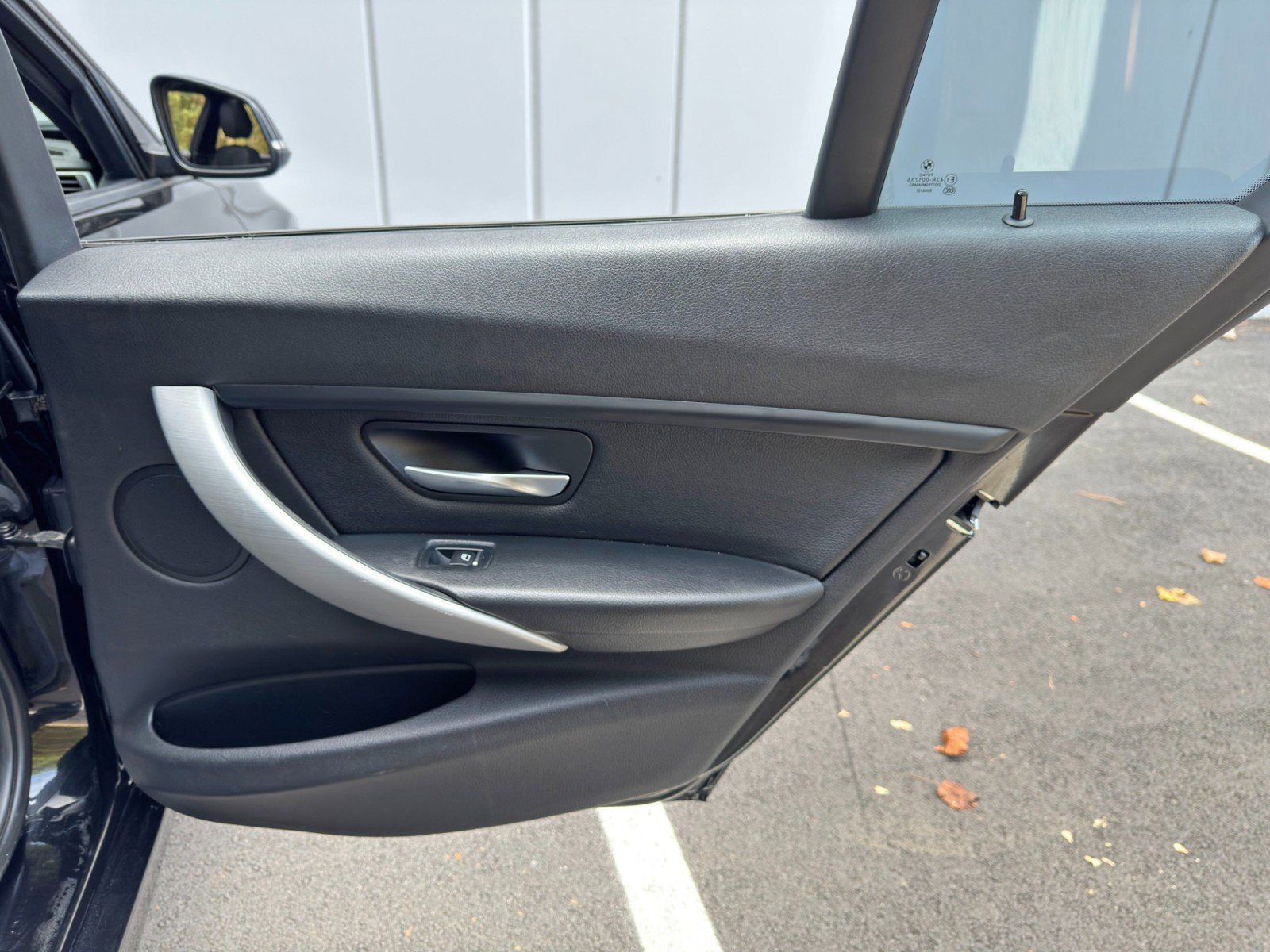 Used 2017 BMW 320i xDrive Sedan image 40