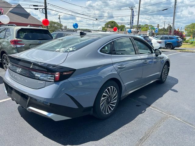 Used 2025 Hyundai Sonata Limited FWD image 4