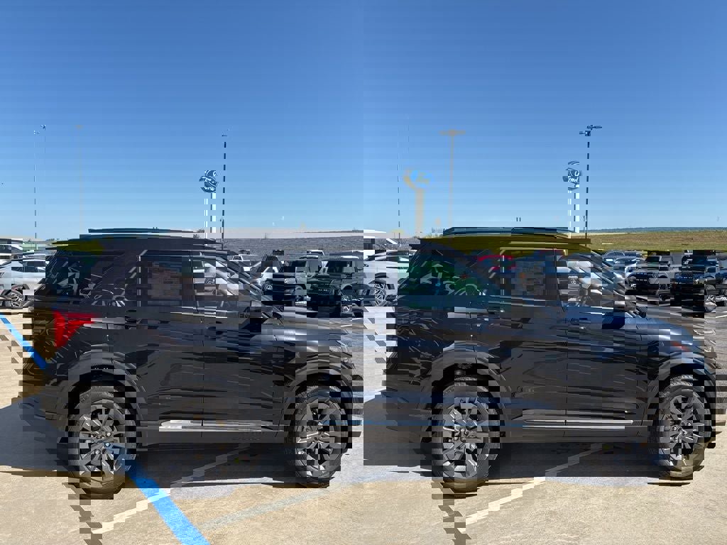 New 2025 Ford Explorer Active w/ Active Comfort Package image 6