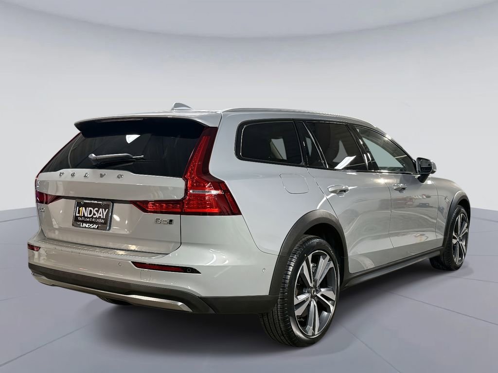 Used 2024 Volvo V60 B5 Cross Country Plus w/ Protection Package Premier AWD/4WD image 10