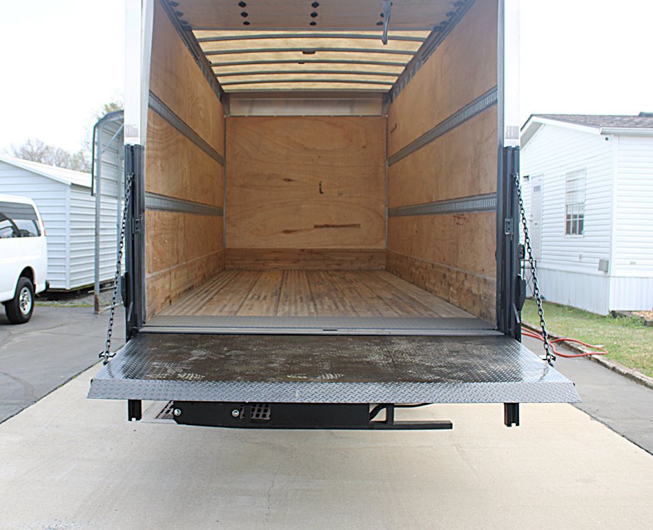 Used 2019 Isuzu NPR RWD image 10