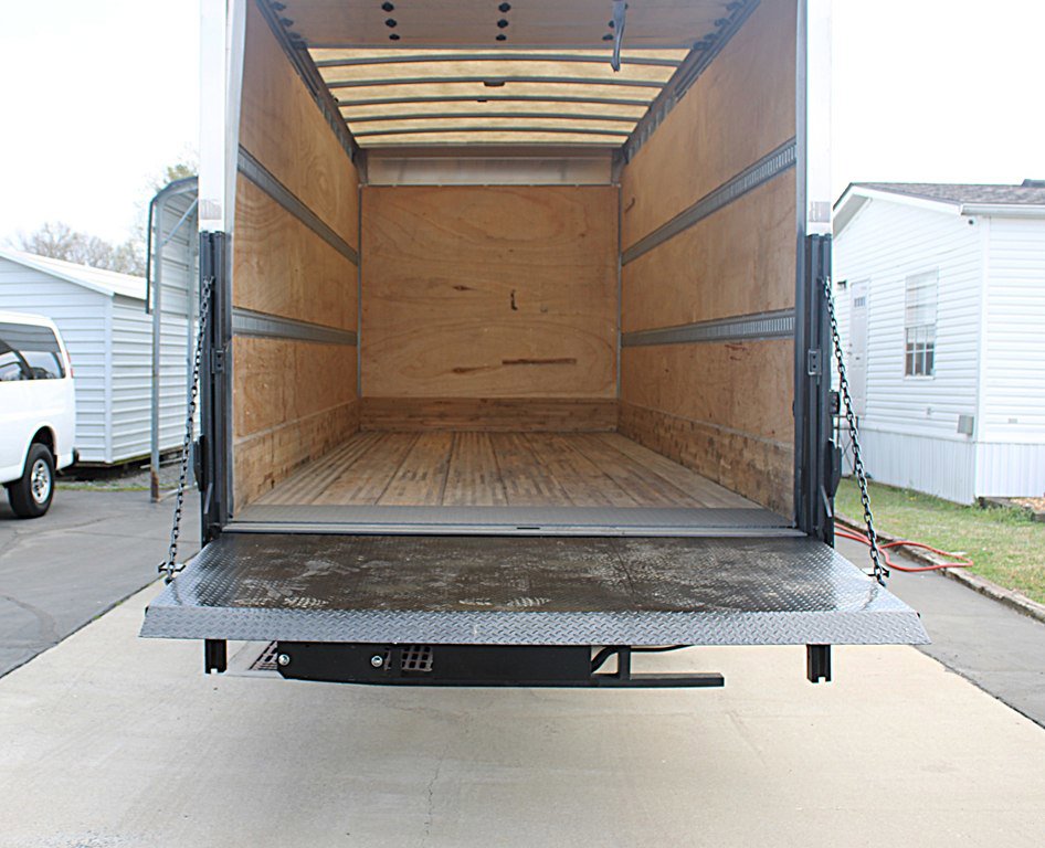 Used 2019 Isuzu NPR image 10