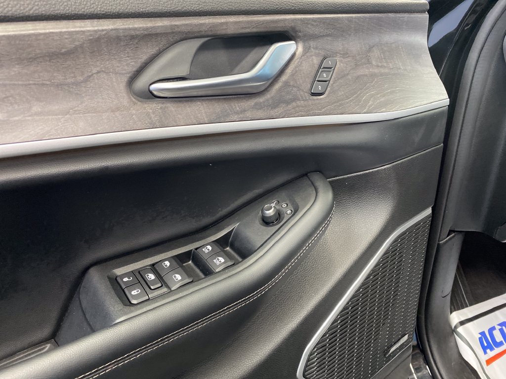 Certified 2021 Jeep Grand Cherokee L Limited AWD/4WD image 13