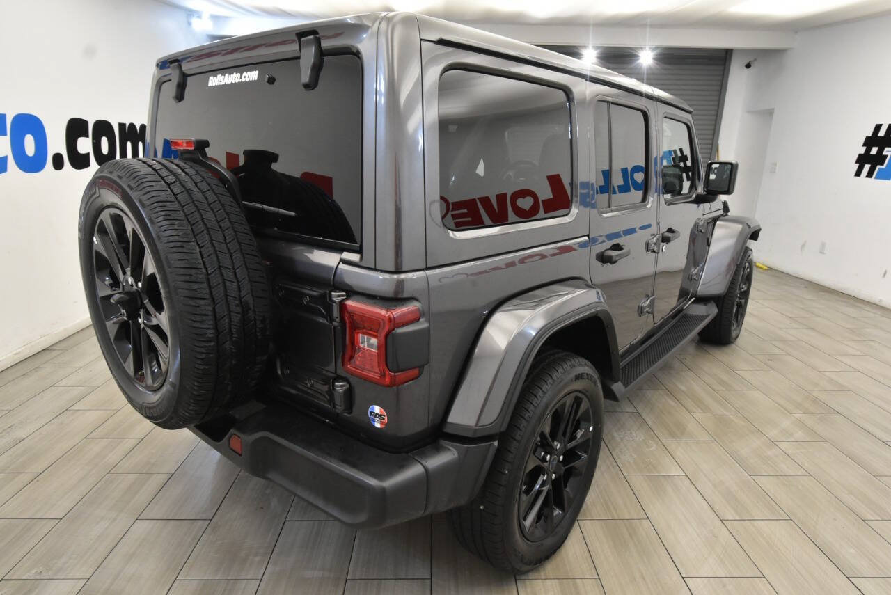 Used 2025 Jeep Wrangler Unlimited Sahara AWD/4WD image 5
