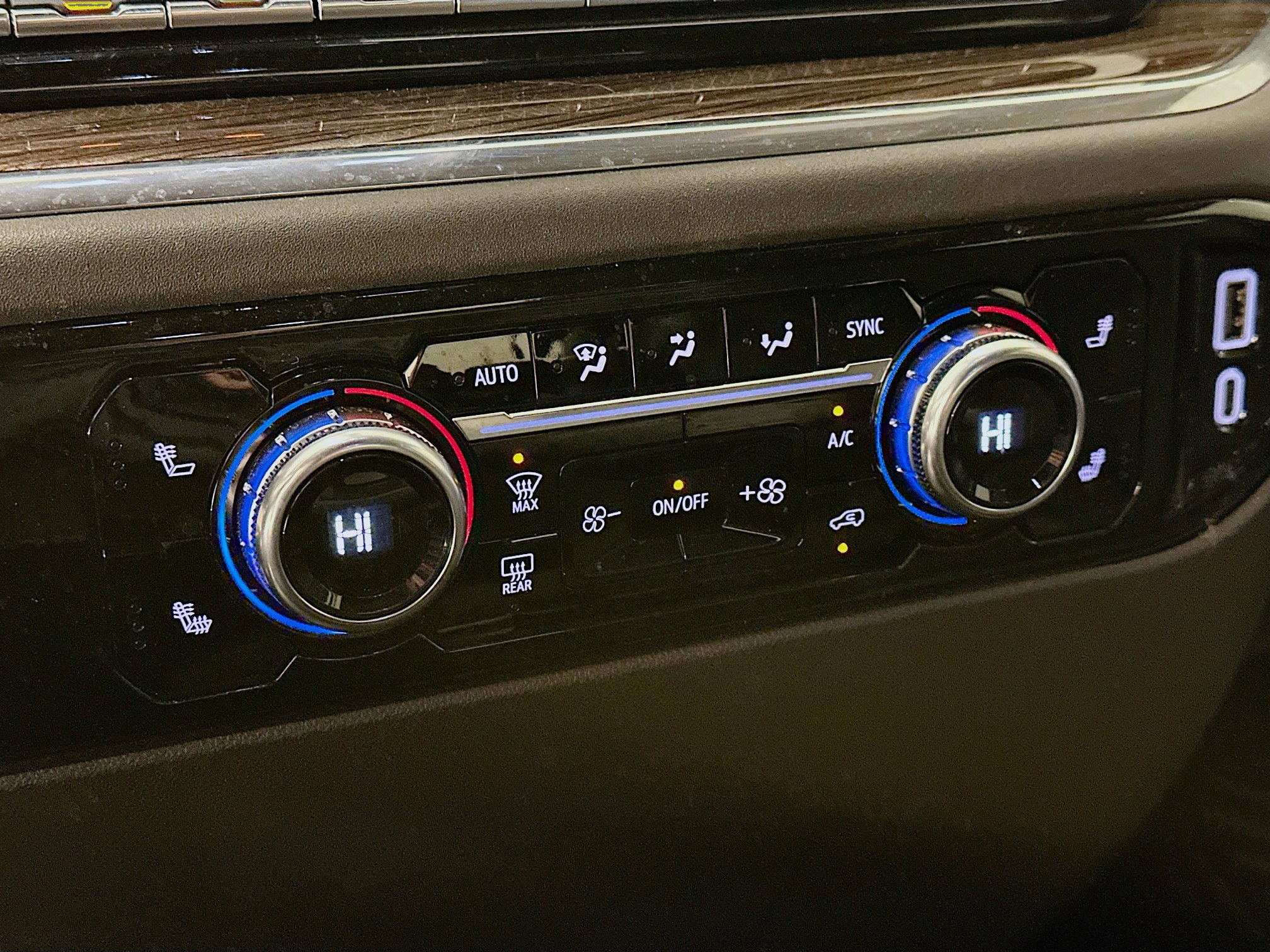 Used 2024 GMC Sierra 1500 Elevation image 24