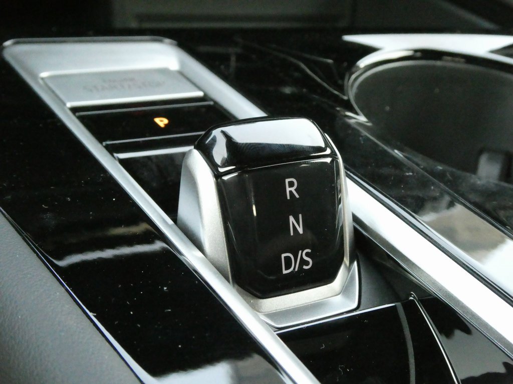 New 2025 Volkswagen Atlas Cross Sport SE image 14