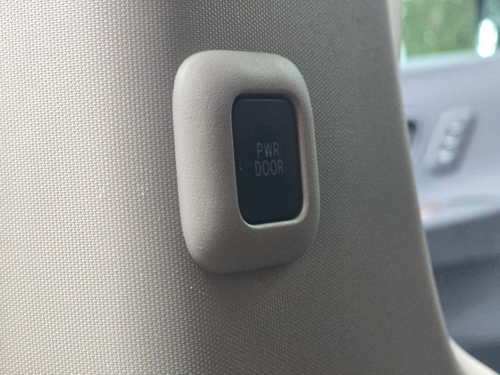 Used 2020 Toyota Sienna Limited image 26