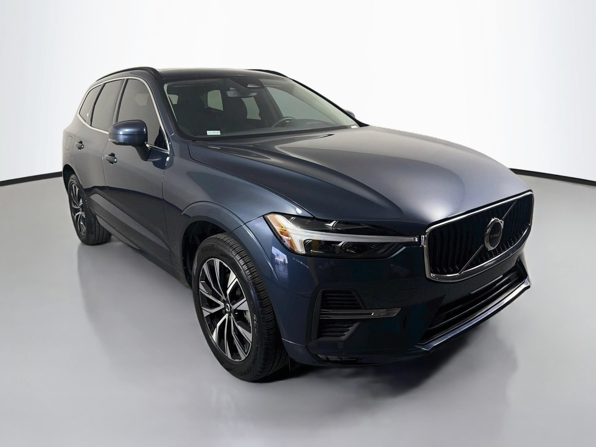 Certified 2023 Volvo XC60 B5 Core w/ Protection Package Premier FWD image 3