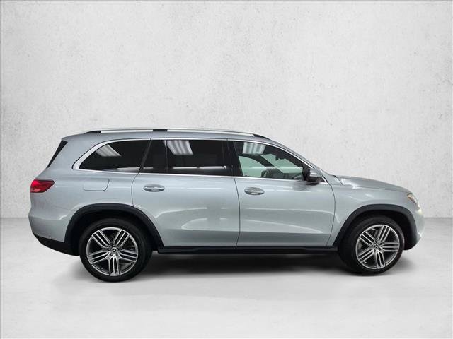 Used 2025 Mercedes-Benz GLS 450 4MATIC image 4
