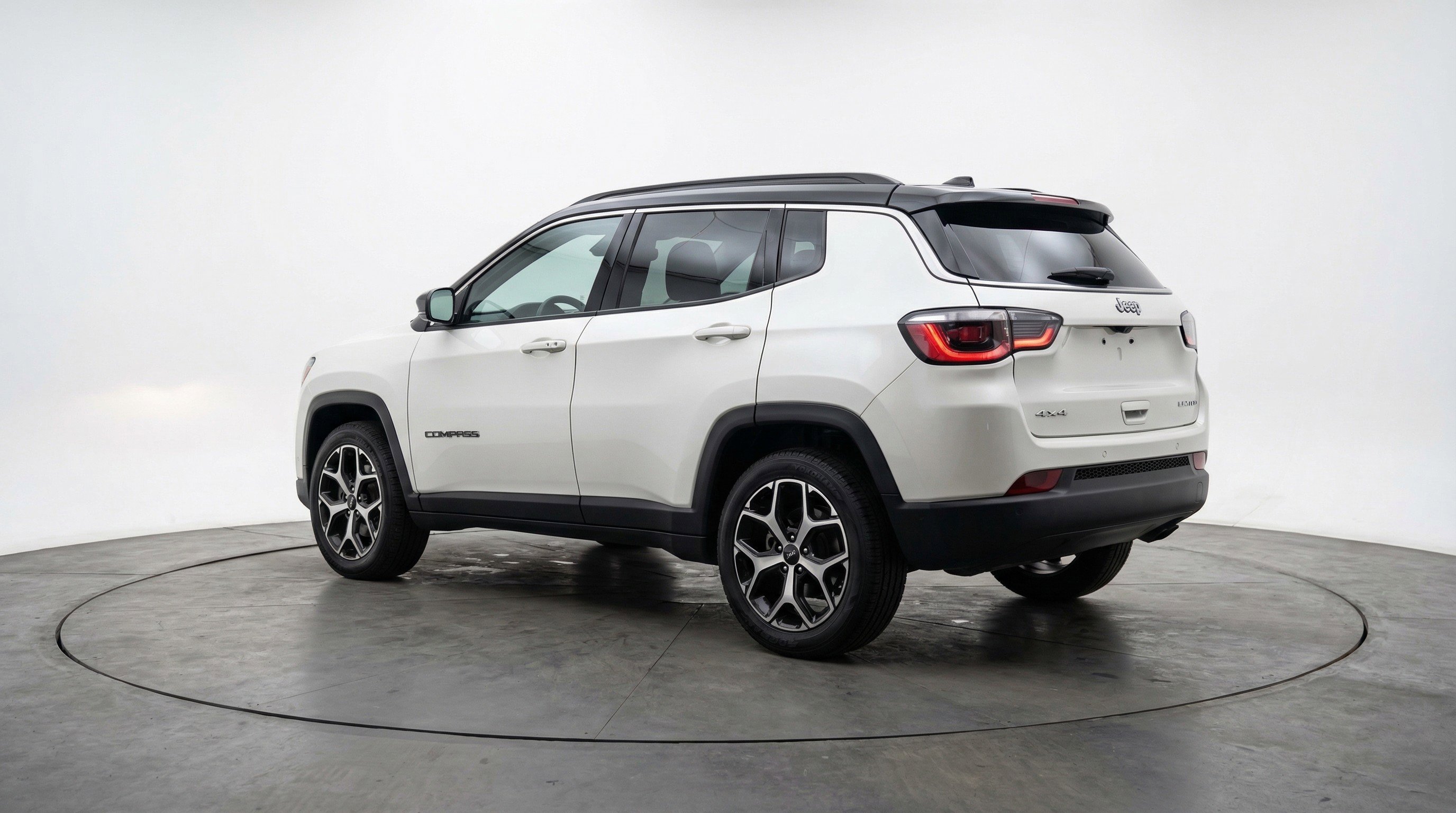 Used 2025 Jeep Compass Limited image 6