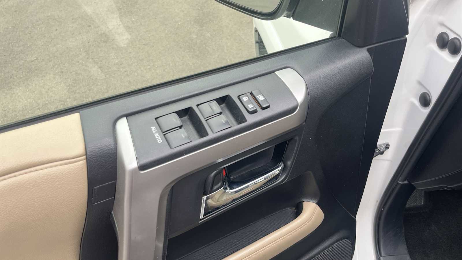 Used 2015 Toyota 4Runner SR5 Premium AWD/4WD image 29