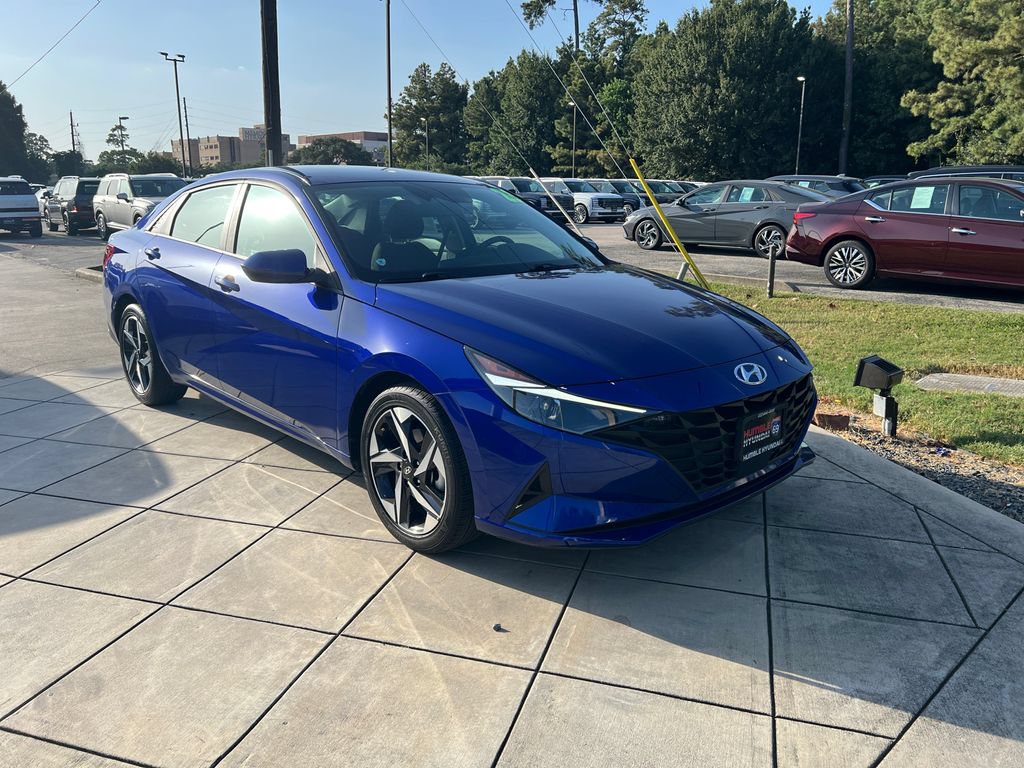 Certified 2023 Hyundai Elantra SEL w/ Convenience Package FWD image 3