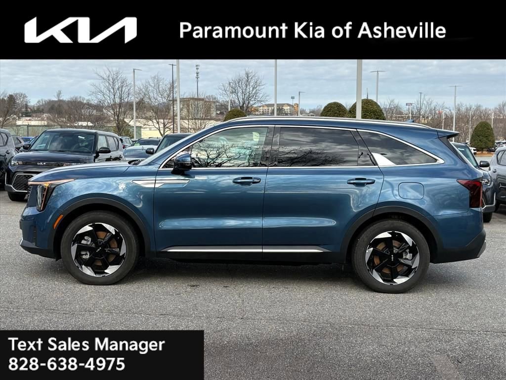 Certified 2025 Kia Sorento EX image 3