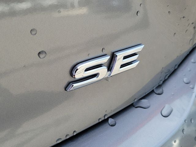 Used 2025 Toyota Camry SE FWD image 7
