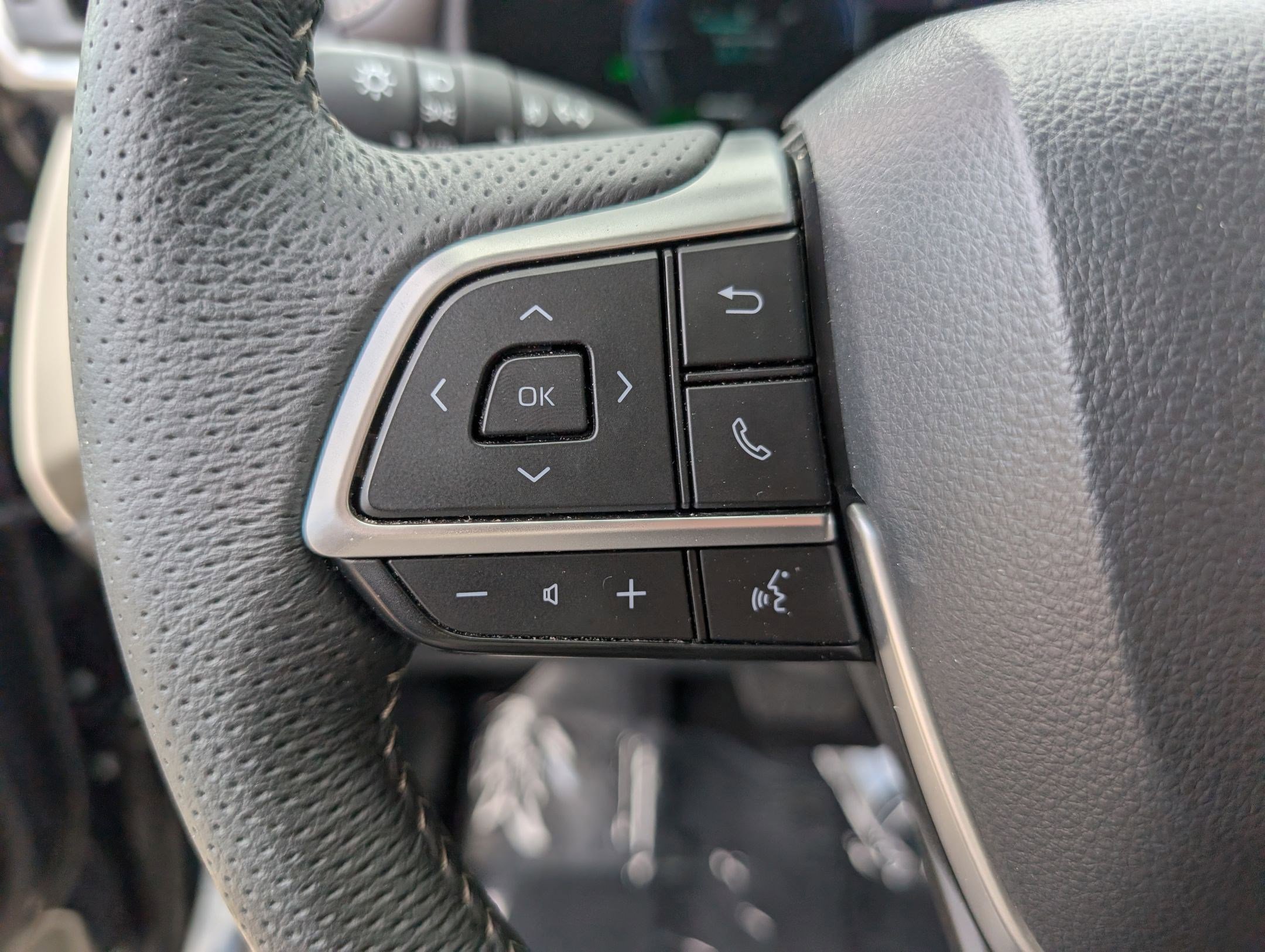 Used 2025 Toyota Sienna Limited AWD/4WD image 17