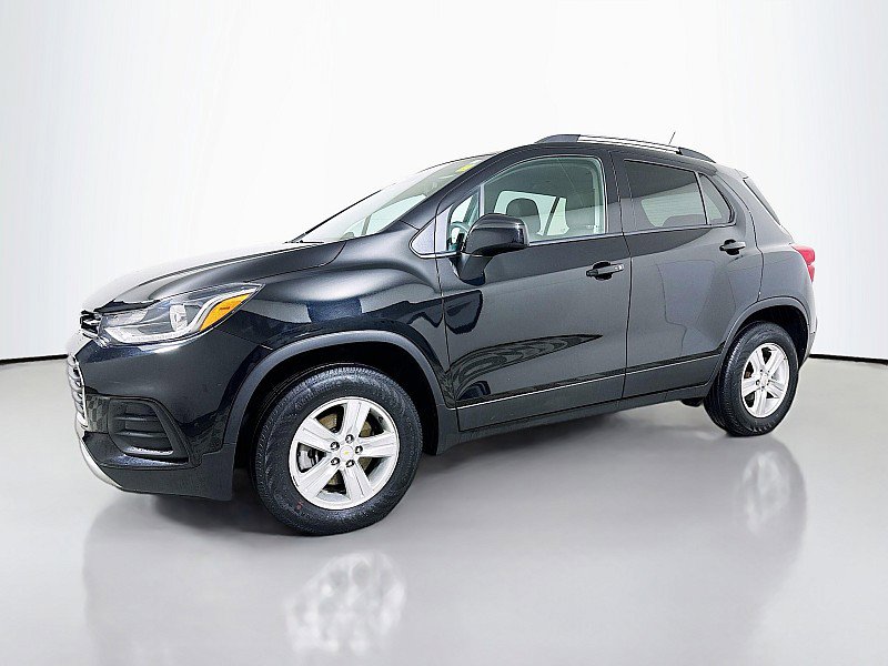 Used 2022 Chevrolet Trax LT w/ LT Convenience Package image 3