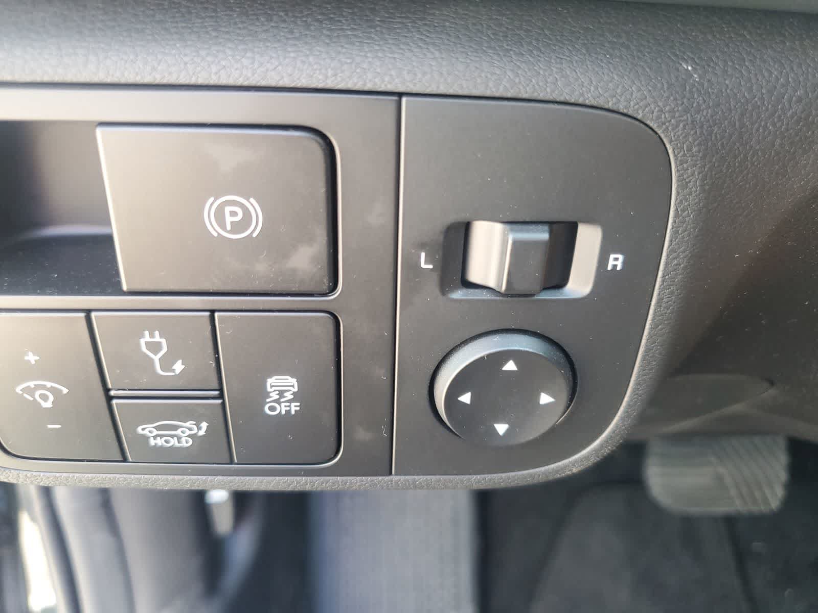 Used 2024 Hyundai Ioniq 6 SE RWD image 25