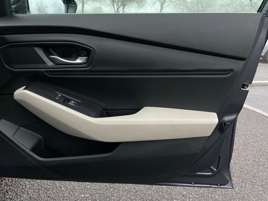 Certified 2025 Honda Accord SE image 29