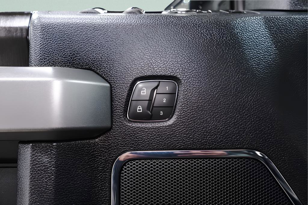 Used 2019 Ford F450 Platinum w/ Platinum Ultimate Package AWD/4WD image 29