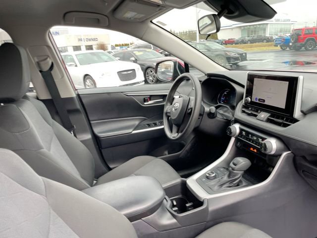 Used 2025 Toyota RAV4 XLE image 17