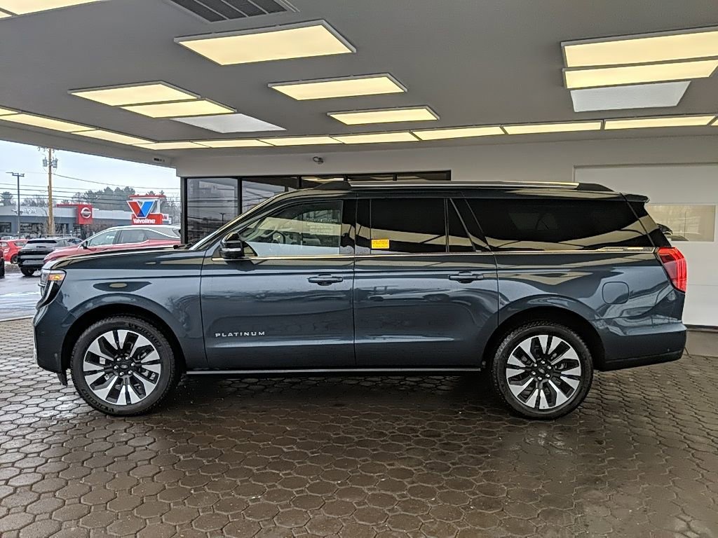 Used 2025 Ford Expedition Max Platinum w/ Driver's Package image 10