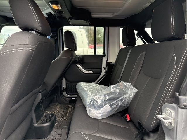 Used 2018 Jeep Wrangler Unlimited Rubicon w/ Connectivity Group image 13