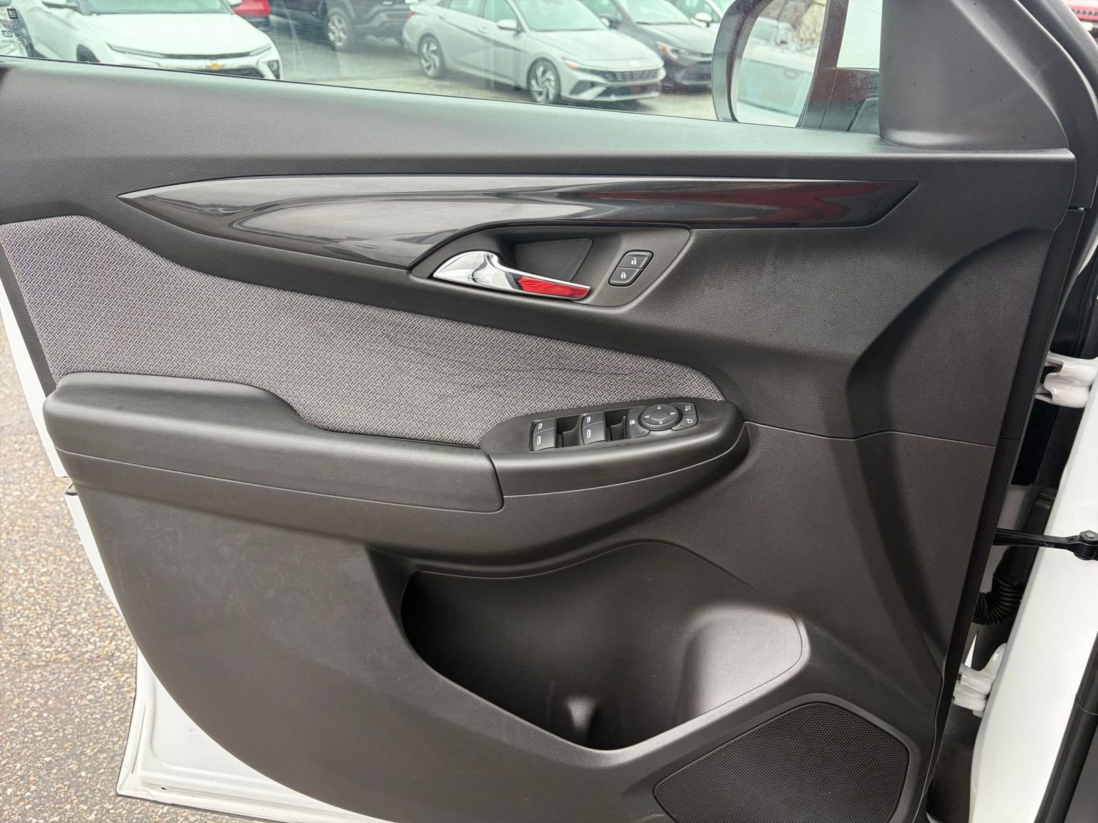 Used 2025 Chevrolet TrailBlazer LT image 18