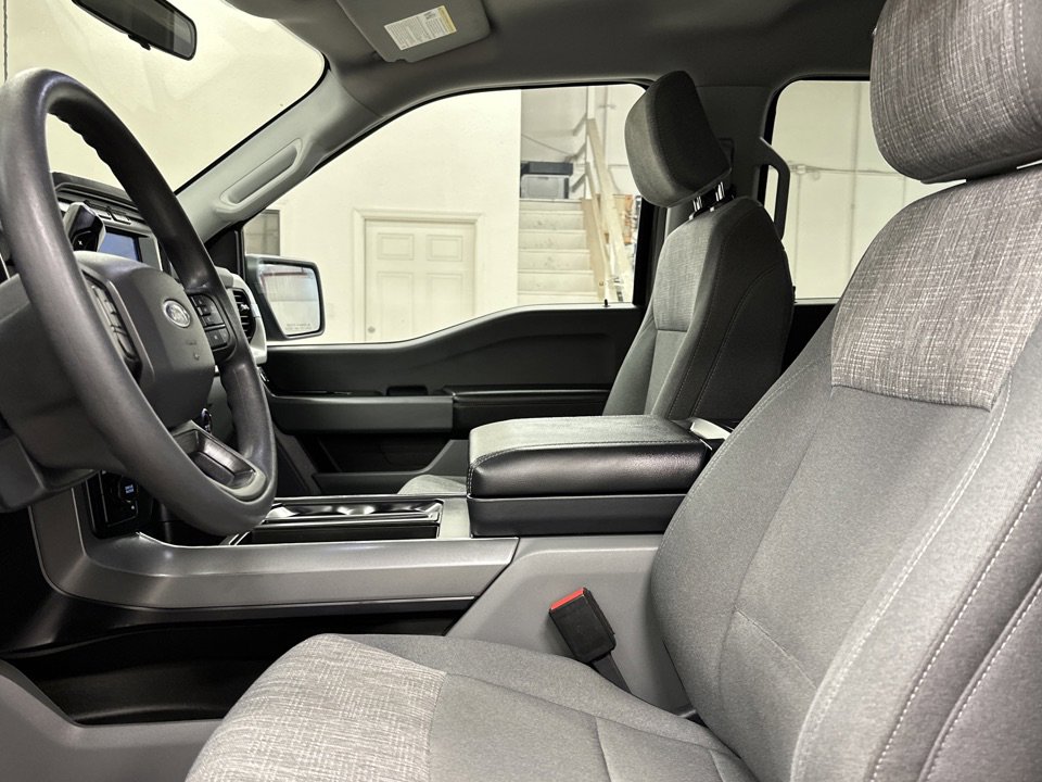 Used 2022 Ford F150 XLT w/ Trailer Tow Package image 5