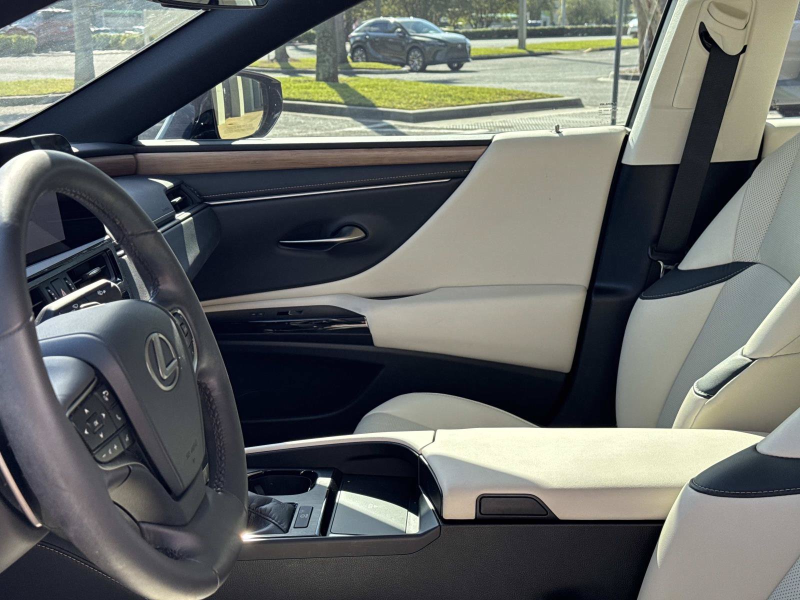Used 2024 Lexus ES 350 w/ Premium Package FWD image 15