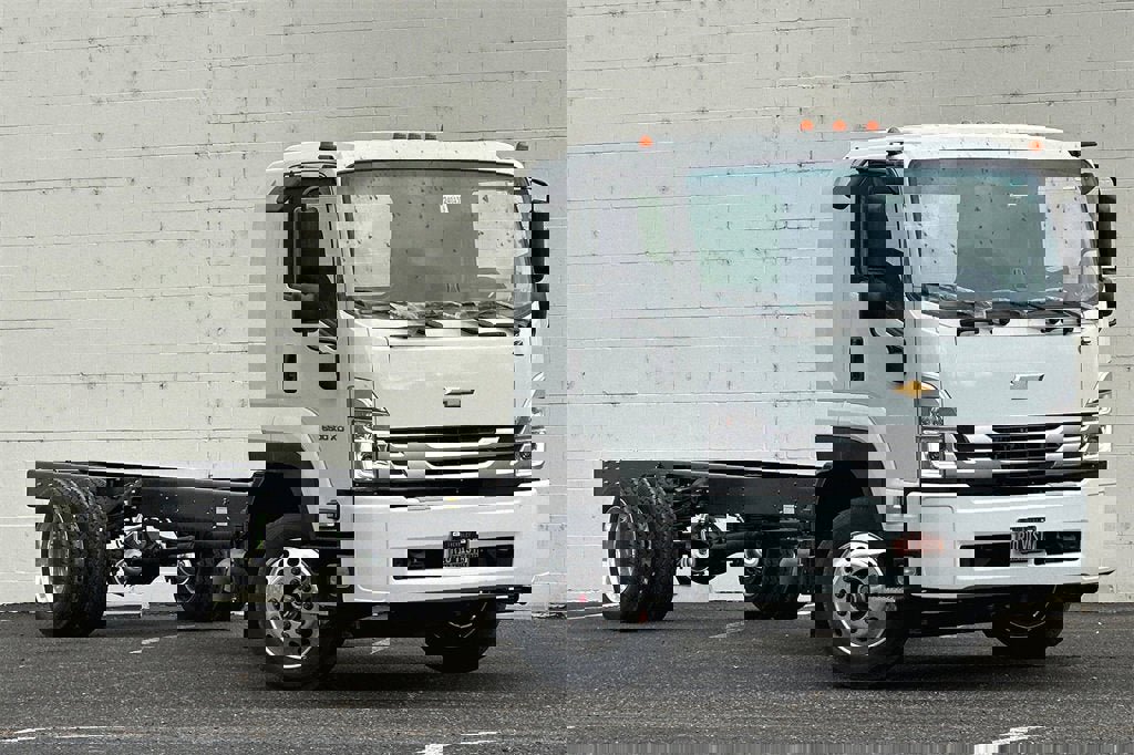 New 2024 Chevrolet Low Cab Forward 6500XD image 2