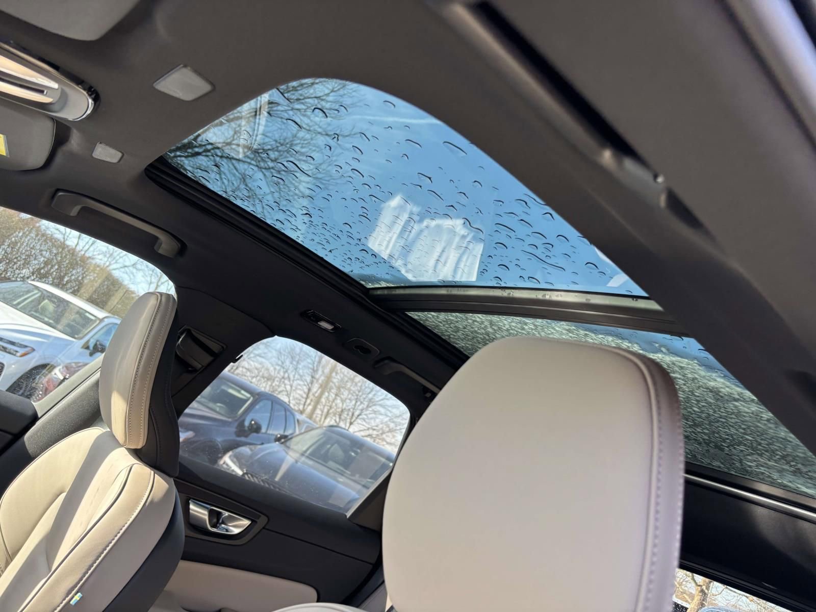 New 2026 Volvo XC60 B5 Plus w/ Protection Package Premier AWD/4WD image 23